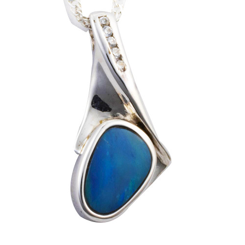 *VEGA STAR STERLING SILVER AUSTRALIAN OPAL NECKLACE *VEGA STAR STERLING SILVER AUSTRALIAN OPAL NECKLACE